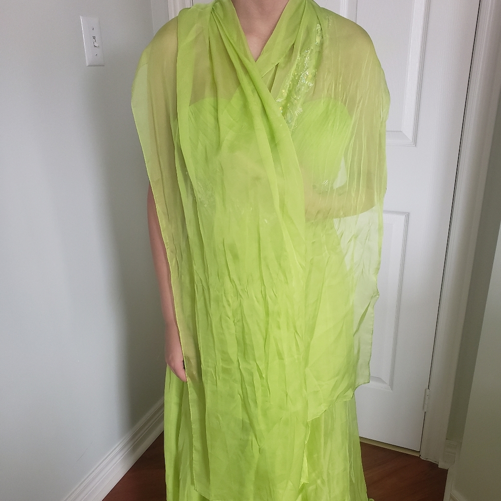 Dress - Picture 4 of 4